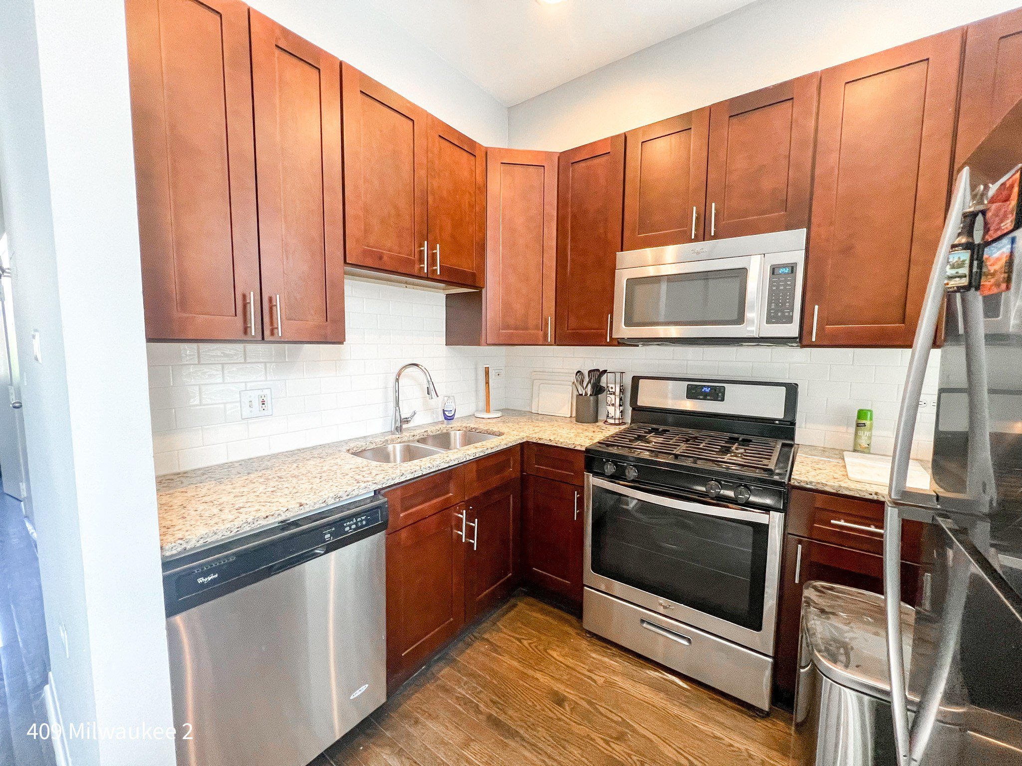 409 N. Milwaukee Ave. 409 N. Milwaukee Ave., Chicago 60654 West Town - Leasing by Cross Street